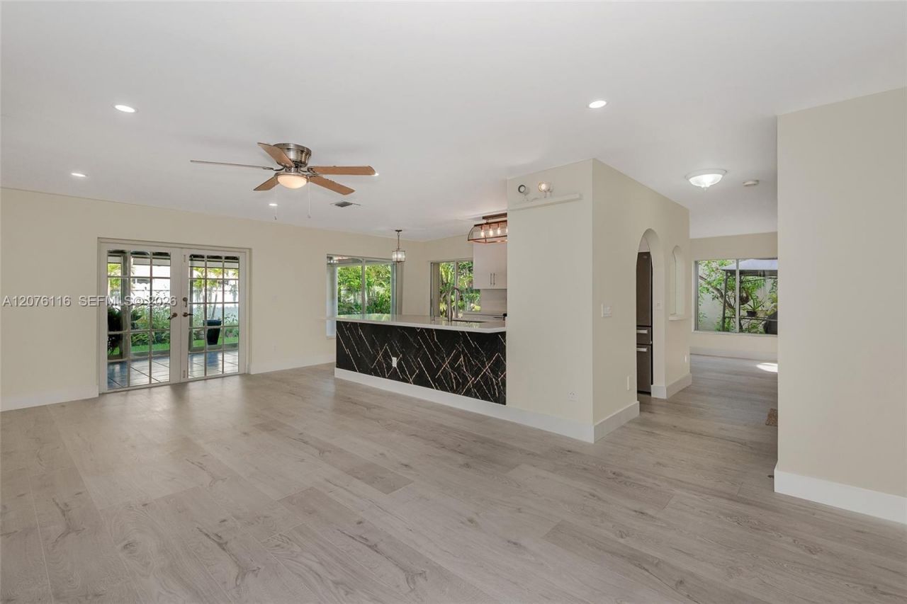 1984 NW 179th Ave, Pembroke Pines, FL 33029 Photo