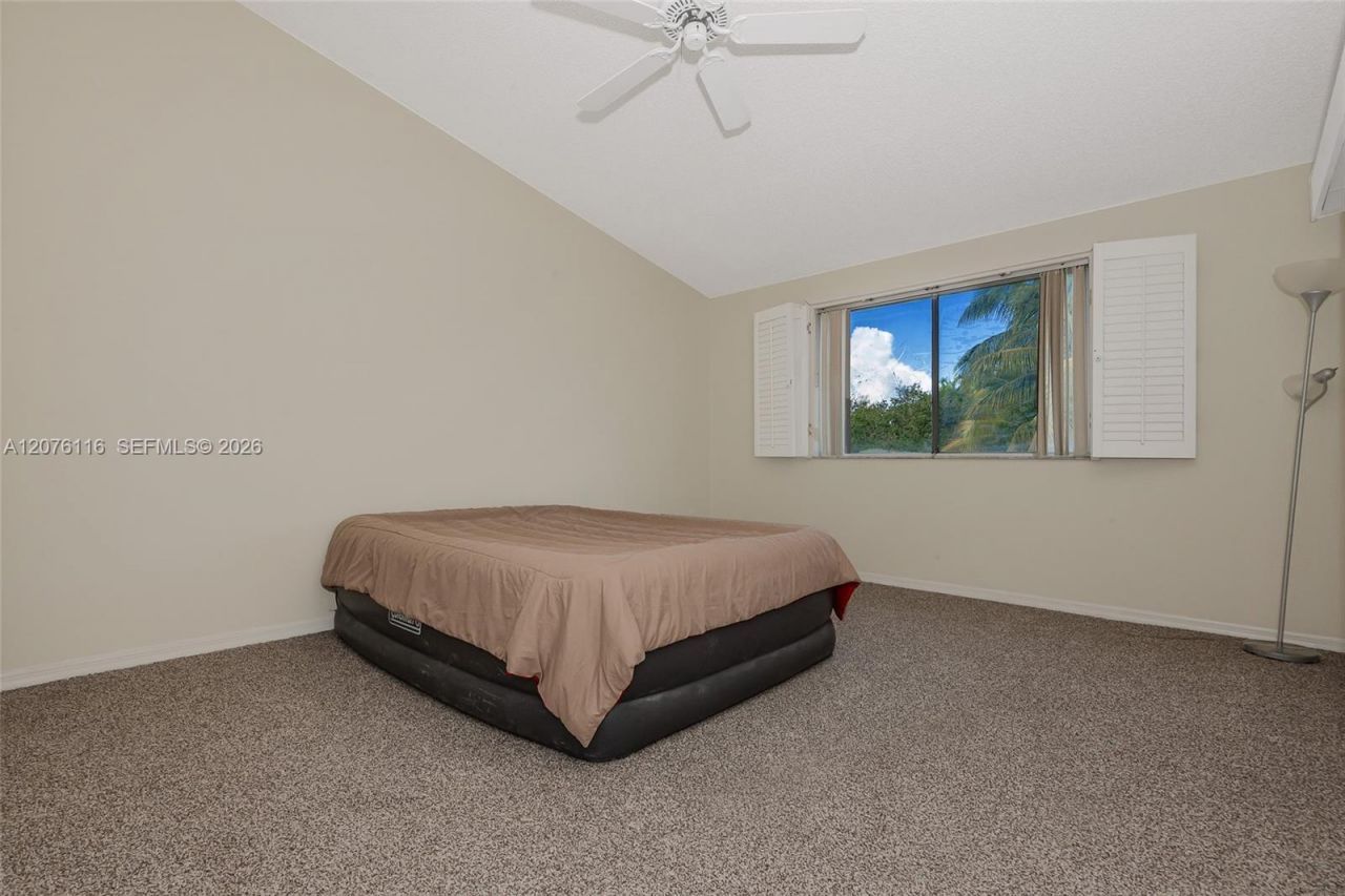 1984 NW 179th Ave, Pembroke Pines, FL 33029 Photo