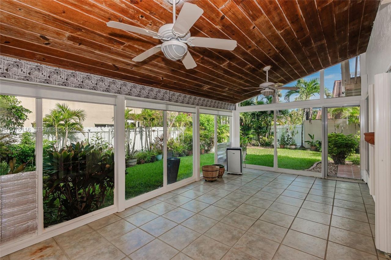 1984 NW 179th Ave, Pembroke Pines, FL 33029 Photo