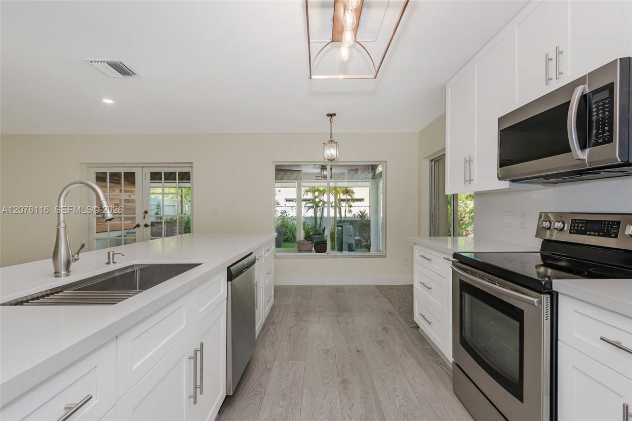 1984 NW 179th Ave, Pembroke Pines, FL 33029 Photo