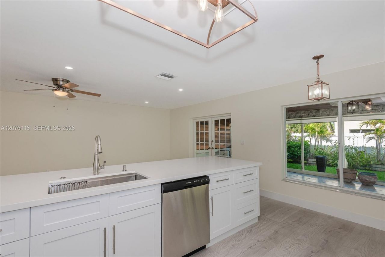 1984 NW 179th Ave, Pembroke Pines, FL 33029 Photo