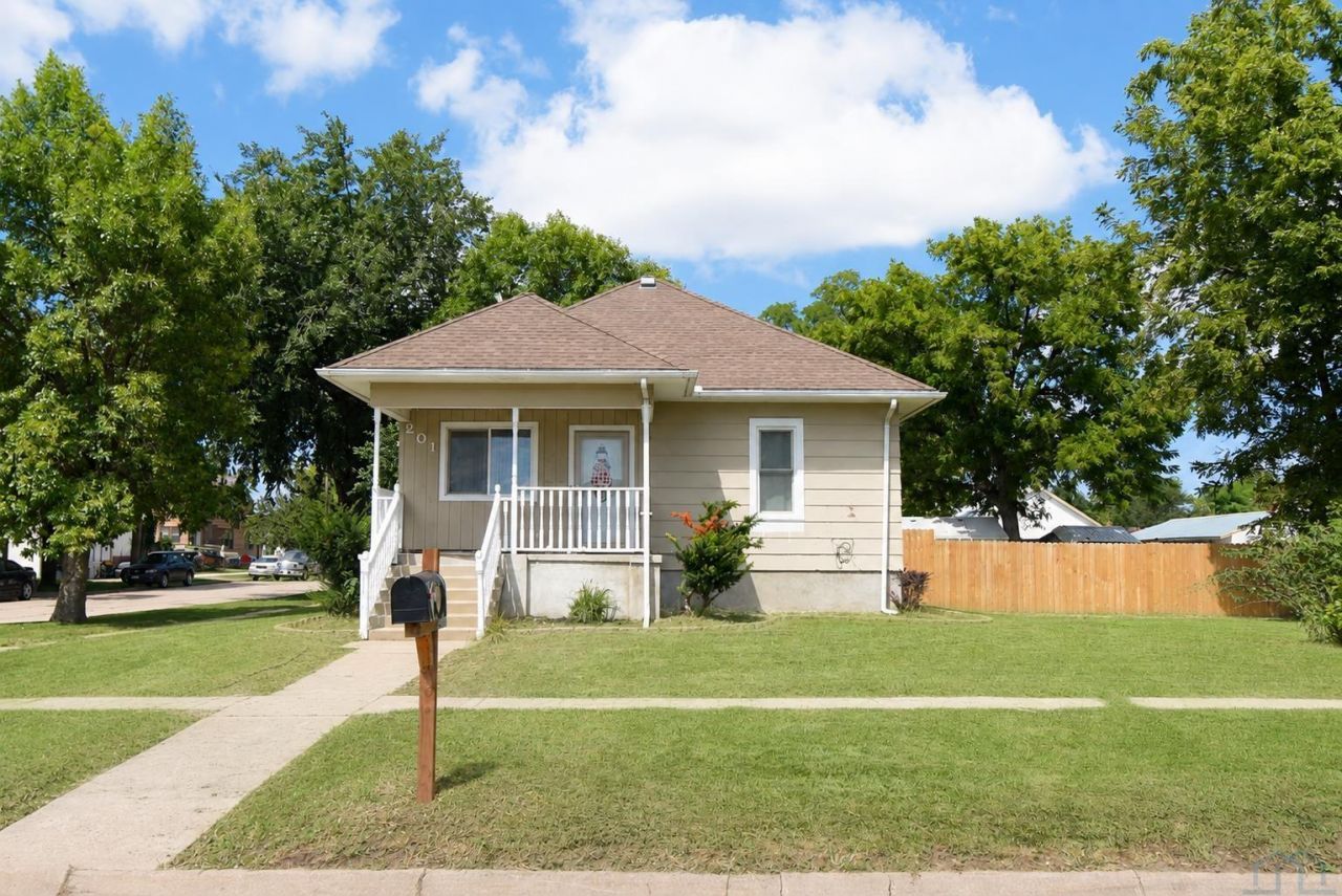 201 E 24, South Sioux City, NE 68776 Main Photo