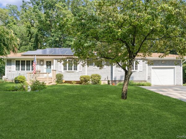 31 Cedar Branch Street , Middle Island, NY 11953