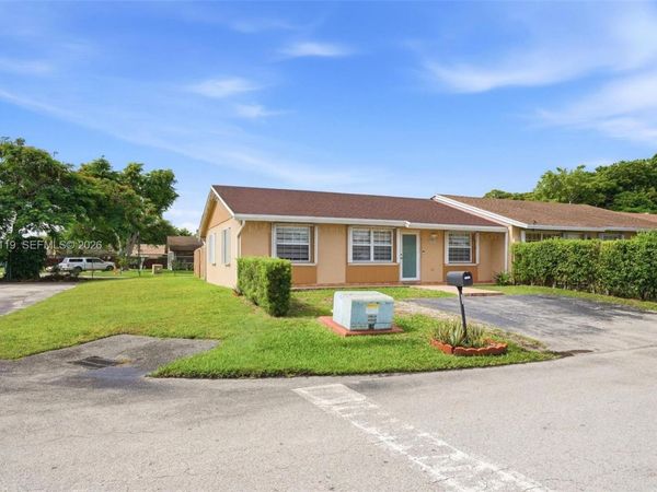 15378 SW 69th Ln, Miami, FL 33193