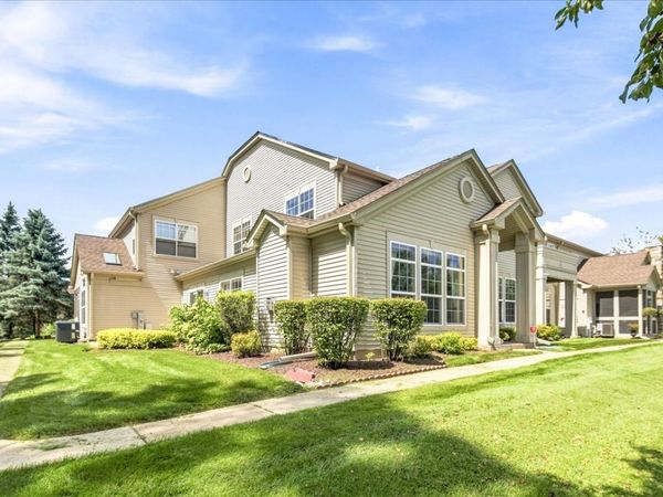 2503 Oak Drive, Unit 2503, West Dundee, IL 60118