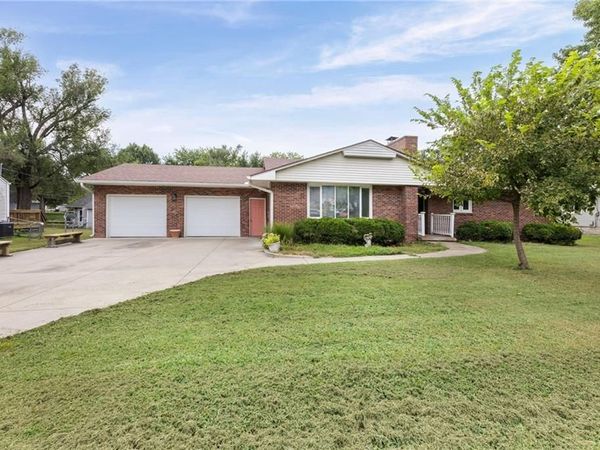 940 S Ash Street, Ottawa, KS 66067