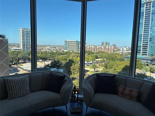 2900 Mckinnon Street, Unit 804, Dallas, TX 75201