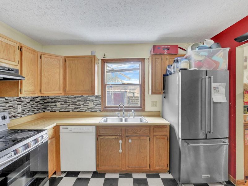 539 Wrexham Avenue, Columbus, OH 43223 Photo 14