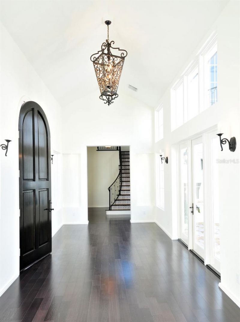 1740 S Orange Avenue, Sarasota, FL 34239 Photo