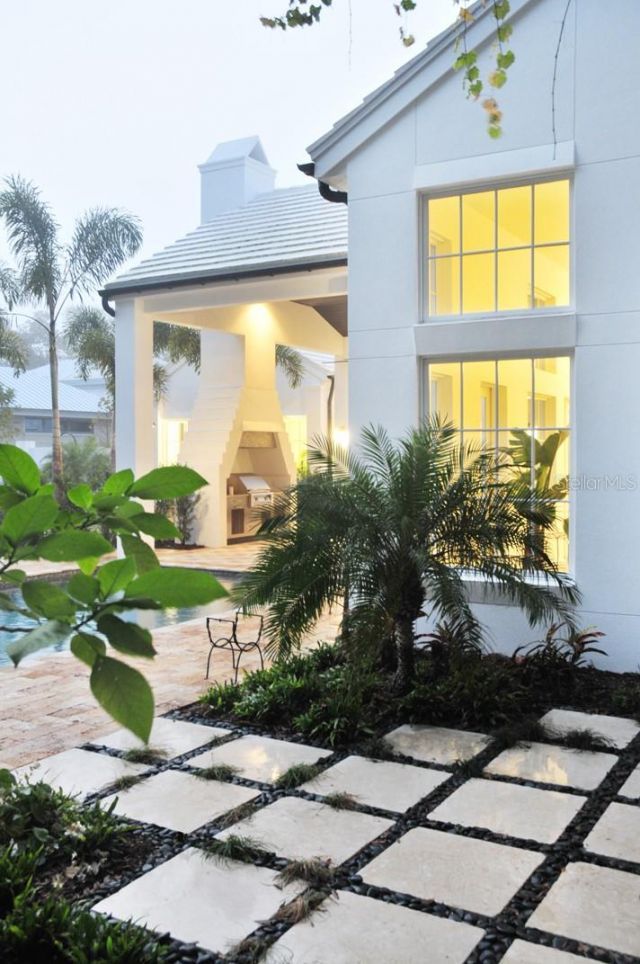 1740 S Orange Avenue, Sarasota, FL 34239 Photo