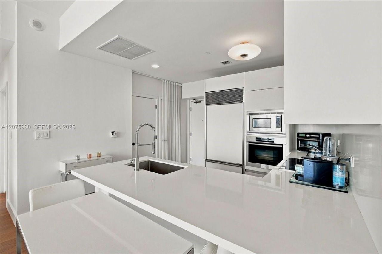 6799 Collins Ave , Unit 412, Miami Beach, FL 33141 Photo