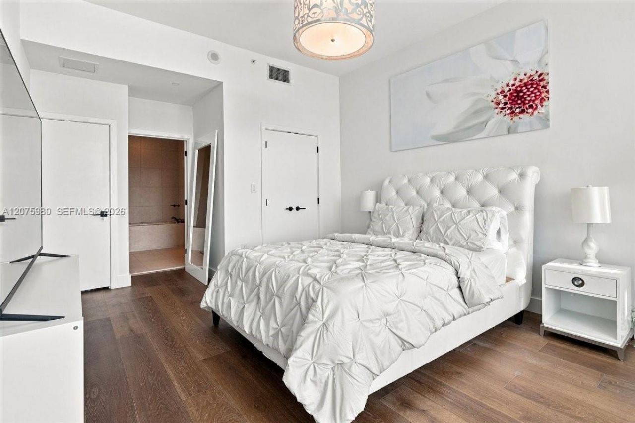 6799 Collins Ave , Unit 412, Miami Beach, FL 33141 Photo