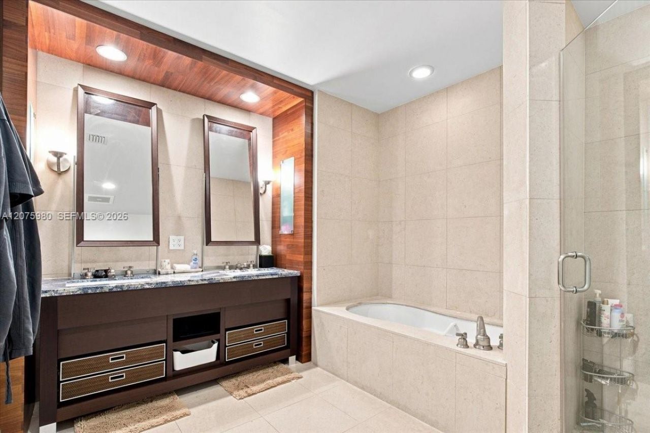 6799 Collins Ave , Unit 412, Miami Beach, FL 33141 Photo