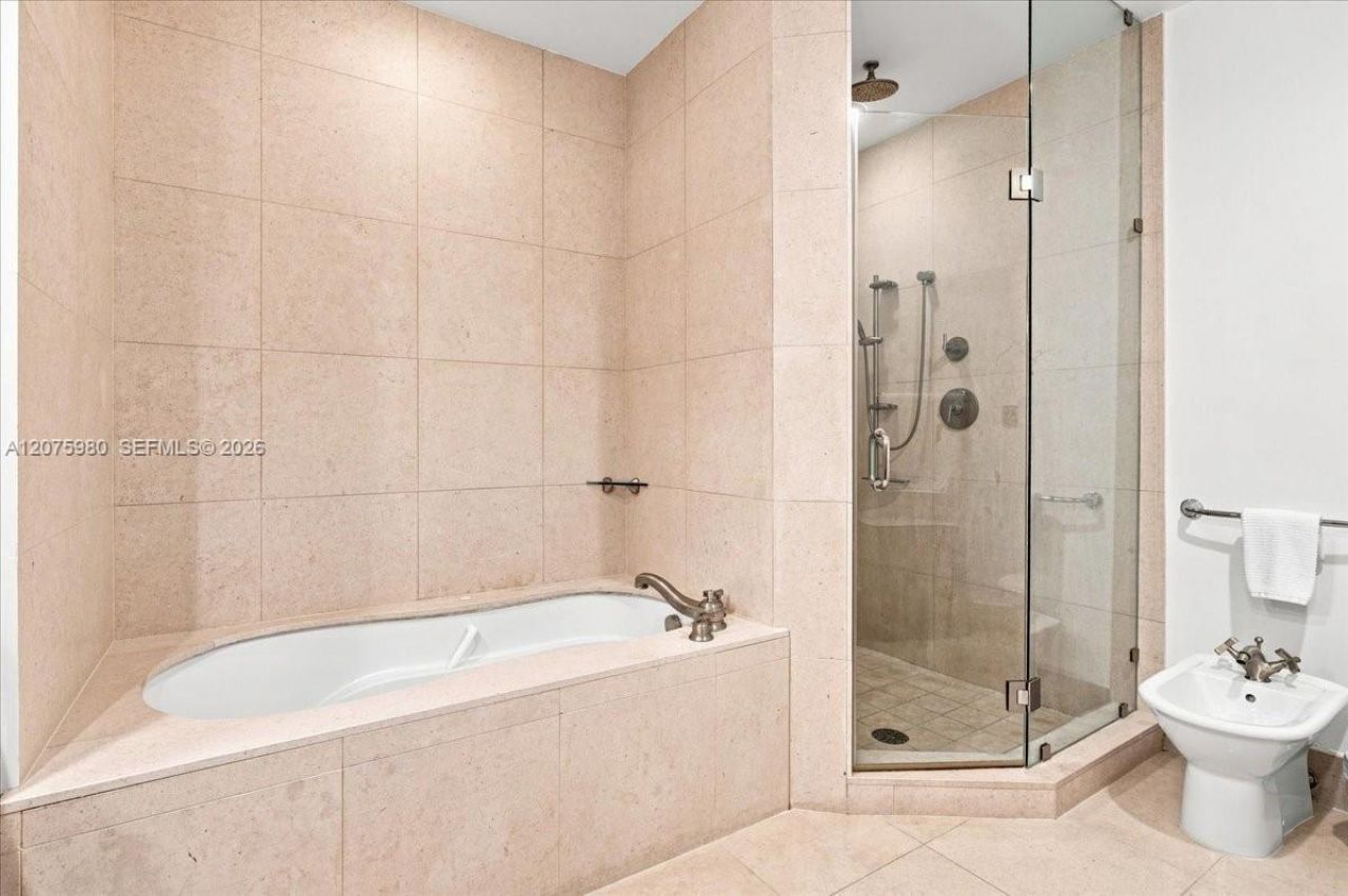 6799 Collins Ave , Unit 412, Miami Beach, FL 33141 Photo