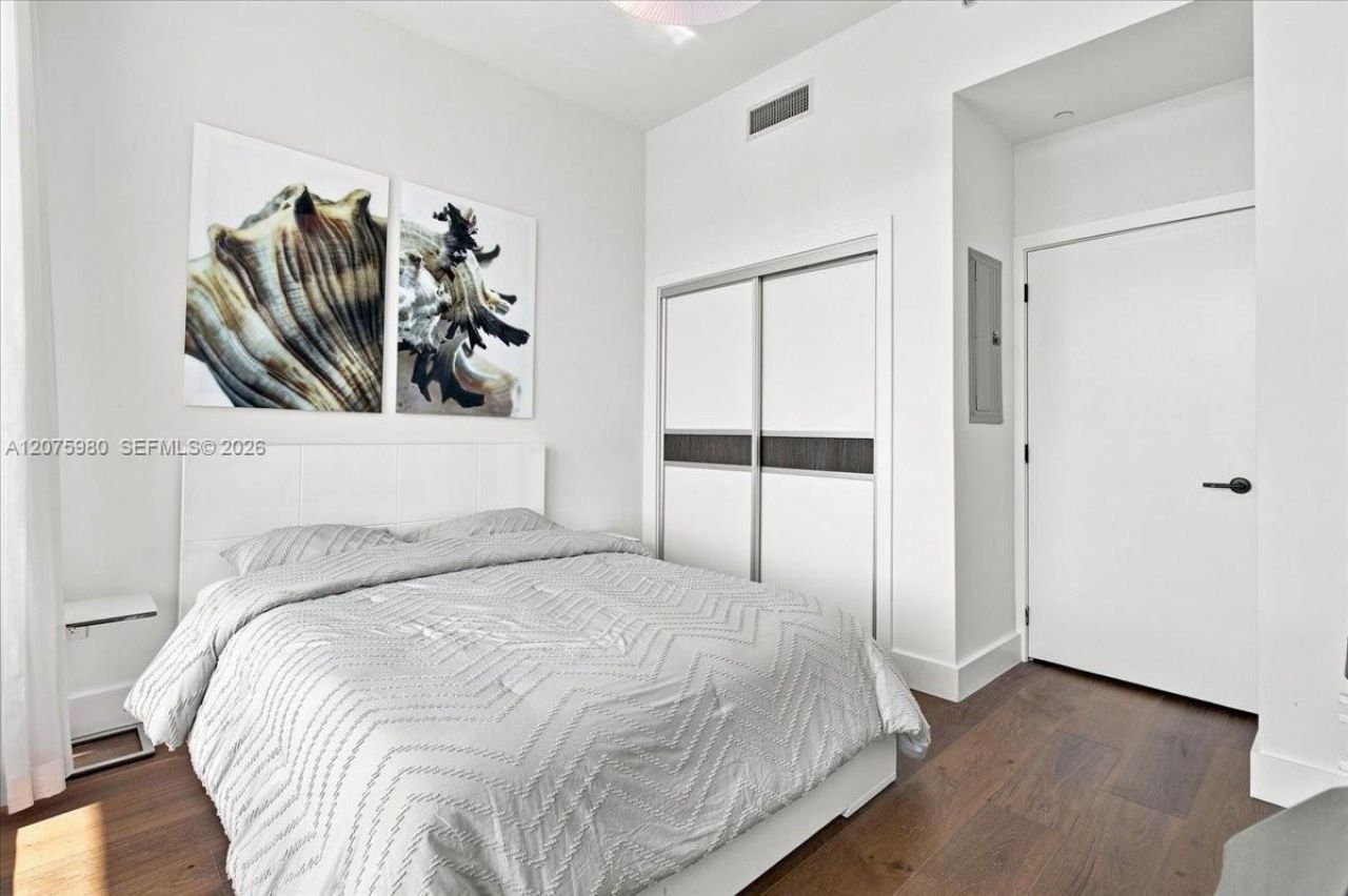 6799 Collins Ave , Unit 412, Miami Beach, FL 33141 Photo