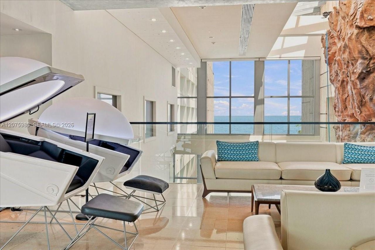 6799 Collins Ave , Unit 412, Miami Beach, FL 33141 Photo
