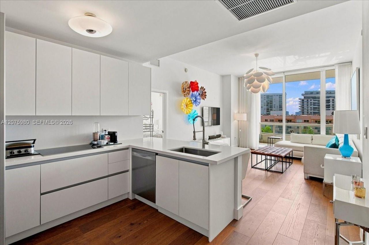 6799 Collins Ave , Unit 412, Miami Beach, FL 33141 Photo