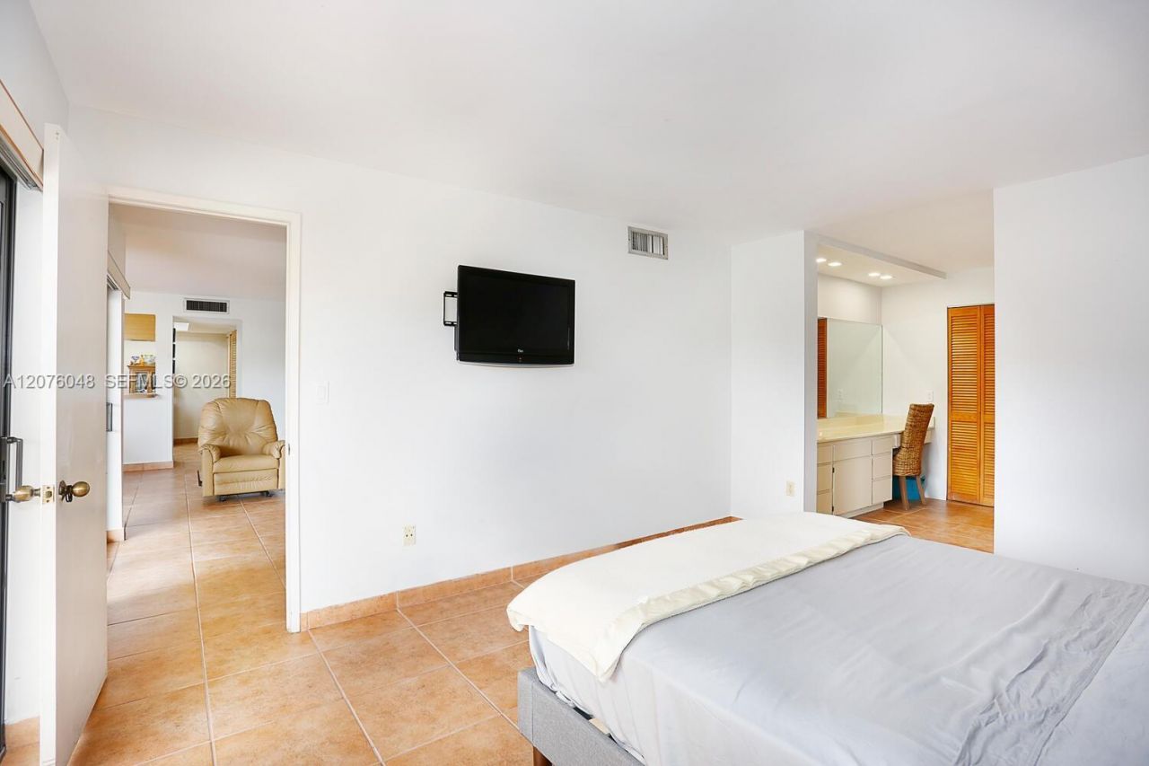 9280 SW 123rd Ct, Unit 404, Miami, FL 33186 Photo