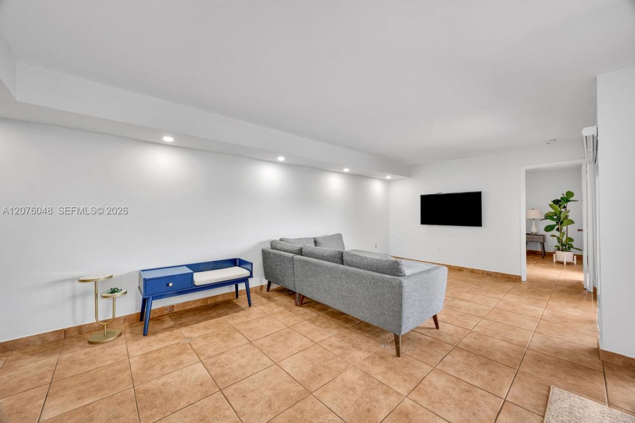 9280 SW 123rd Ct, Unit 404, Miami, FL 33186 Photo