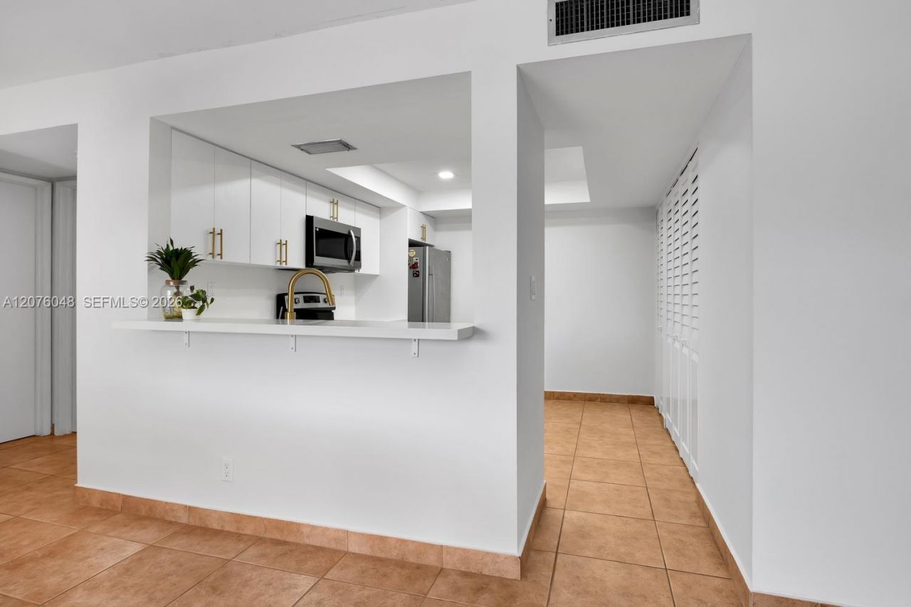 9280 SW 123rd Ct, Unit 404, Miami, FL 33186 Photo