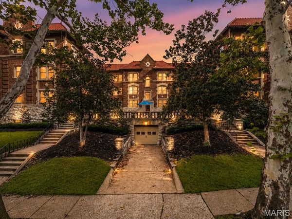 7521 Buckingham Drive , Unit 3W, St Louis, MO 63105