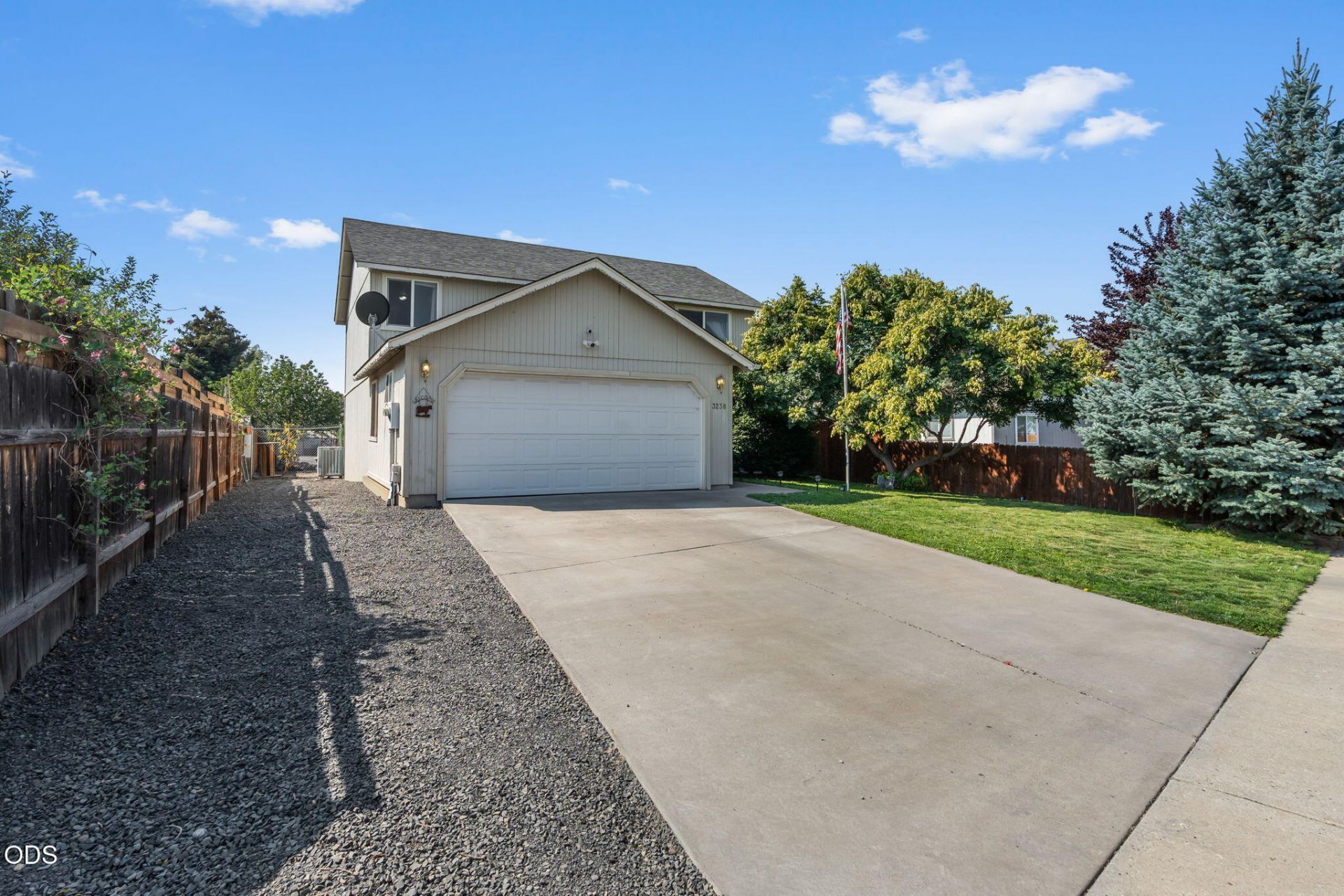 3238 SW Lava Avenue, Redmond, OR 97756 Main Photo
