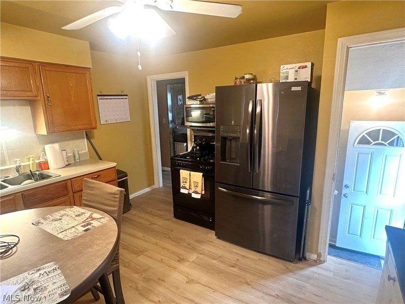 16721 Harvard Avenue, Cleveland, OH 44128 Photo 18