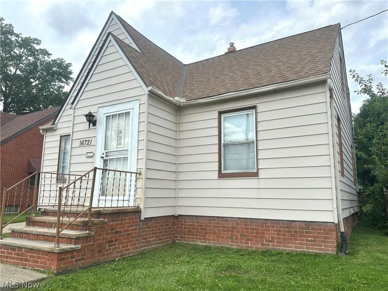 16721 Harvard Avenue, Cleveland, OH 44128 Photo 2