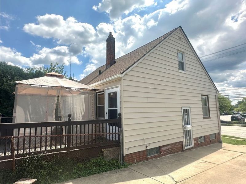 16721 Harvard Avenue, Cleveland, OH 44128 Photo 6
