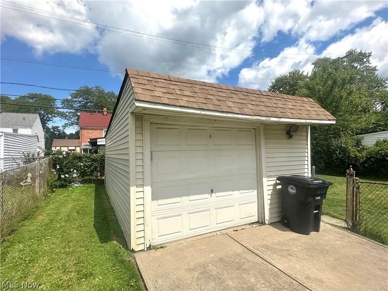 16721 Harvard Avenue, Cleveland, OH 44128 Photo 7