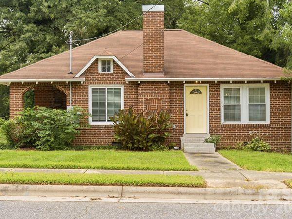 626 S Green Street , Statesville, NC 28677