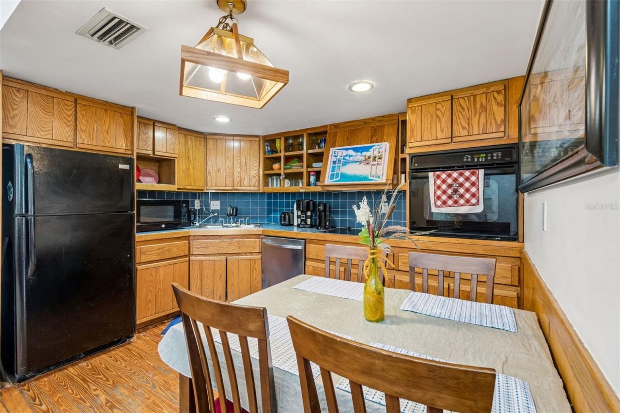 2017 S Village Avenue , Tampa, FL 33612 Photo