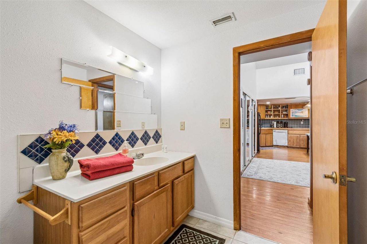 2017 S Village Avenue , Tampa, FL 33612 Photo