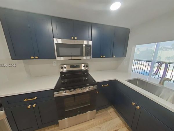 9431 SW 4th St, Unit 204-7, Miami, FL 33174