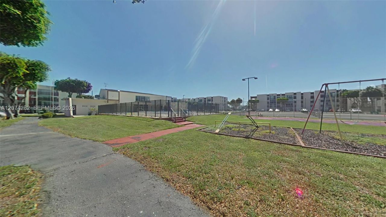 9431 SW 4th St, Unit 204-7, Miami, FL 33174 Photo