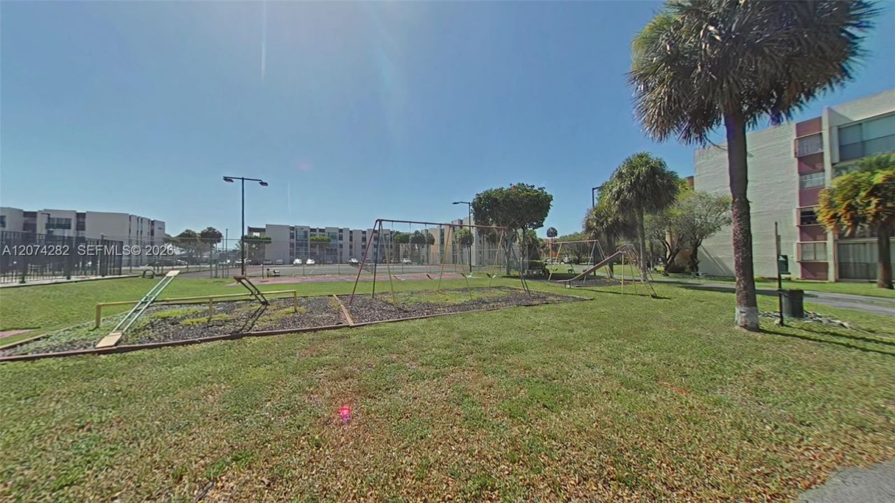 9431 SW 4th St, Unit 204-7, Miami, FL 33174 Photo