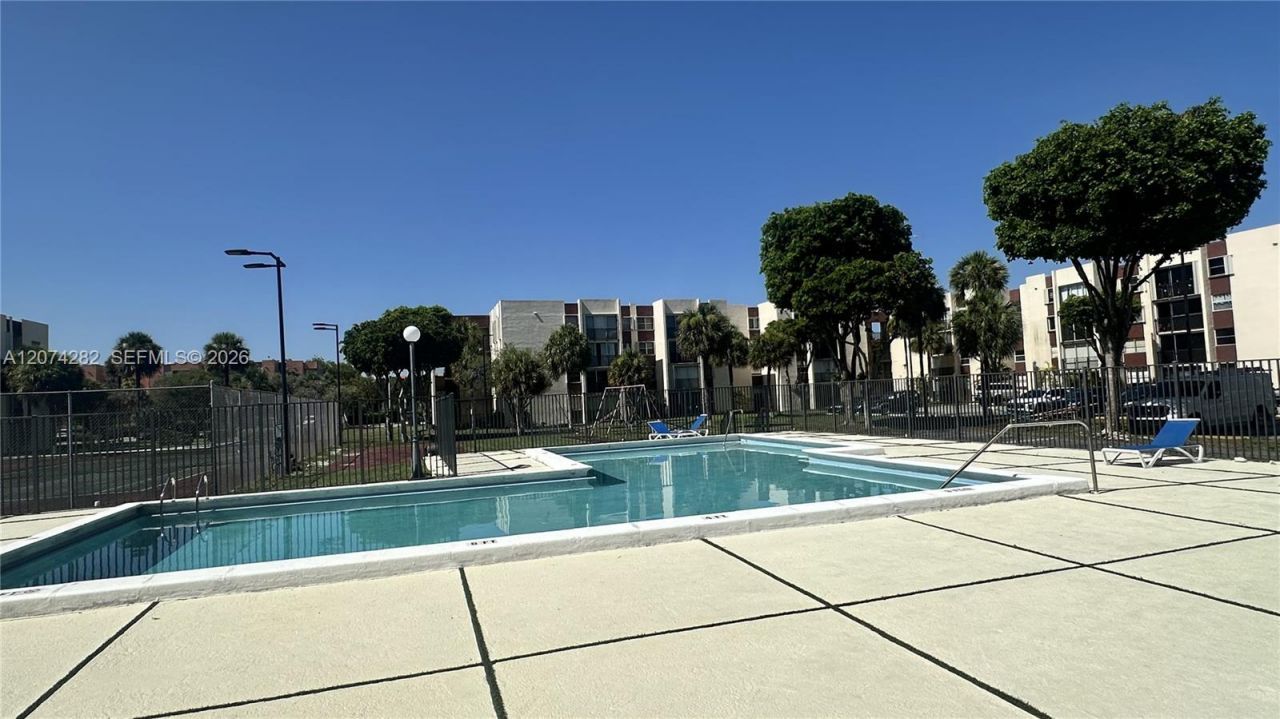 9431 SW 4th St, Unit 204-7, Miami, FL 33174 Photo