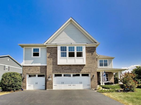 13700 Buchanan Drive , Lemont, IL 60439