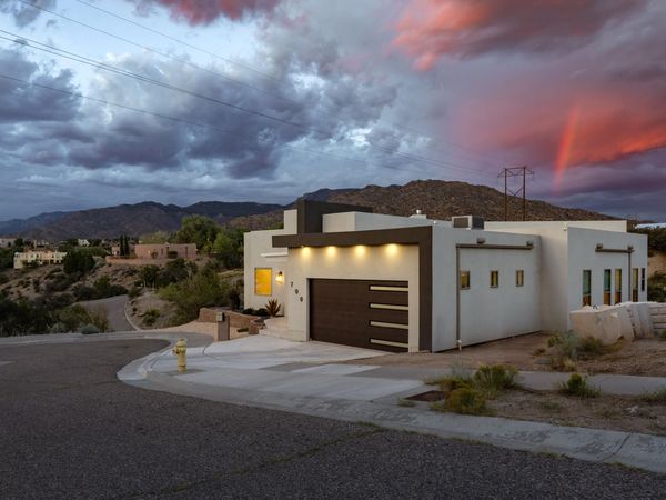 700 Winterwood Place SE, Albuquerque, NM 87123