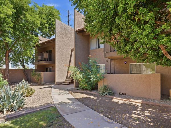 5525 E THOMAS Road, Unit C2, Phoenix, AZ 85018