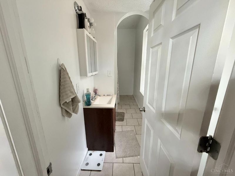 8346 Woodbine Avenue, Cincinnati, OH 45216 Photo 9