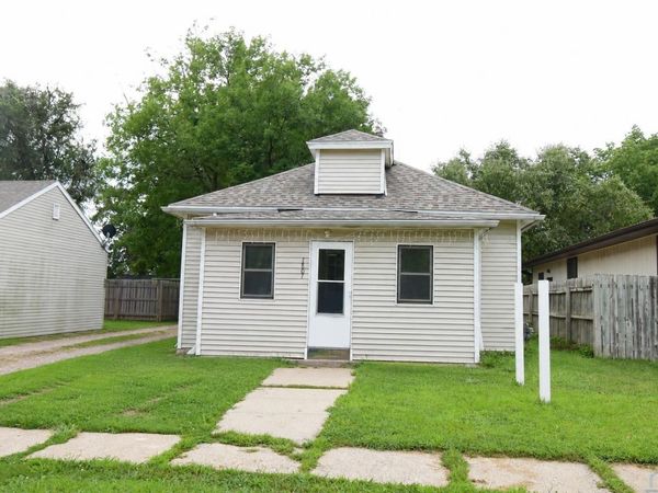 1807 3rd, South Sioux City, NE 68776