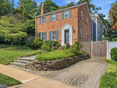 1016 N LARRIMORE STREET, ARLINGTON, VA 22205