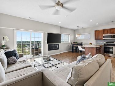 5933 N 158 Court, Unit 308, Omaha, NE 68116