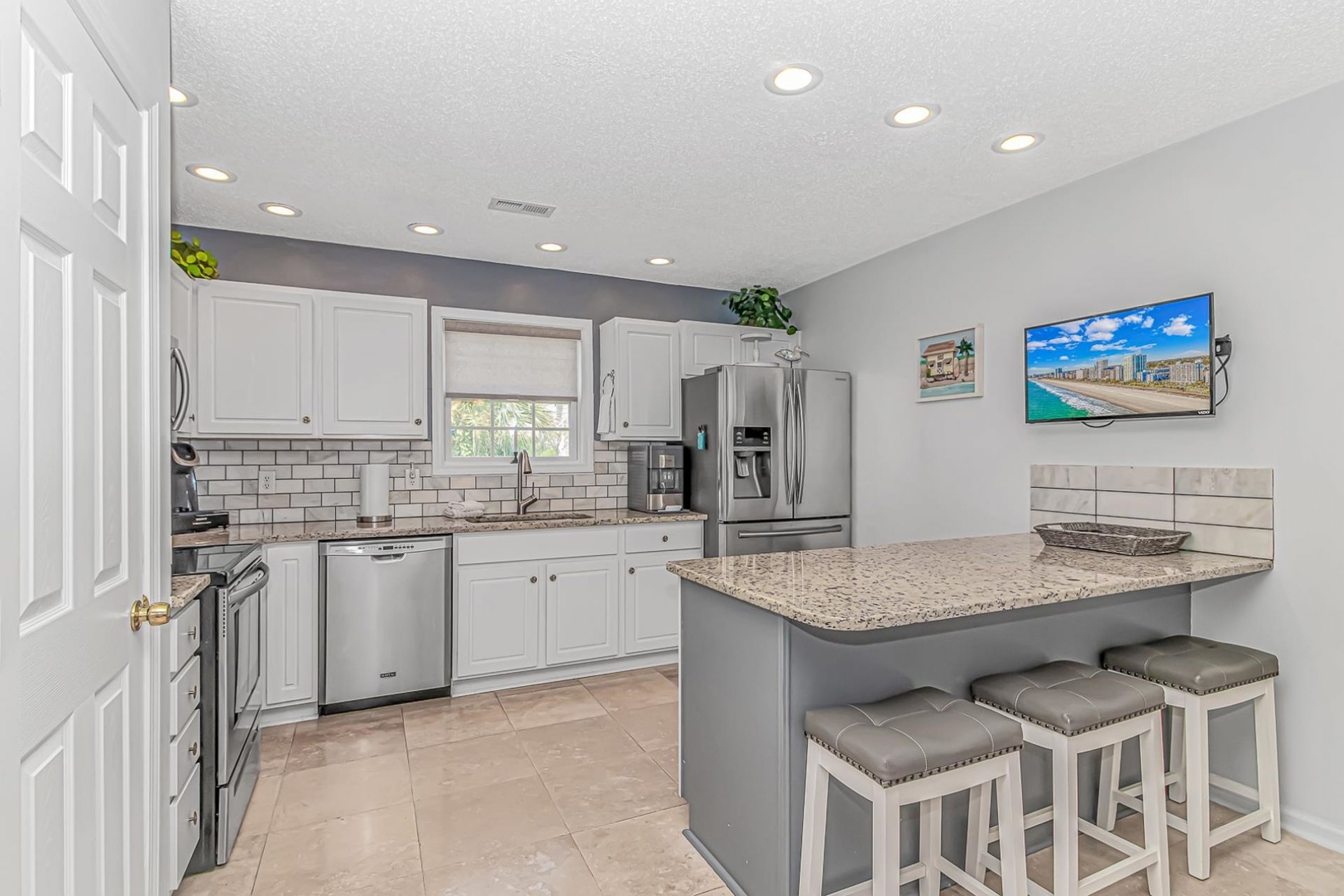 4283 Rivergate Ln. Photo 6