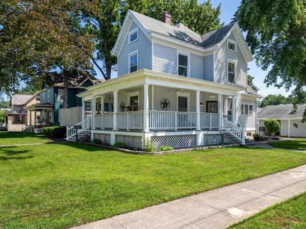 904 E Water Street , Pontiac, IL 61764