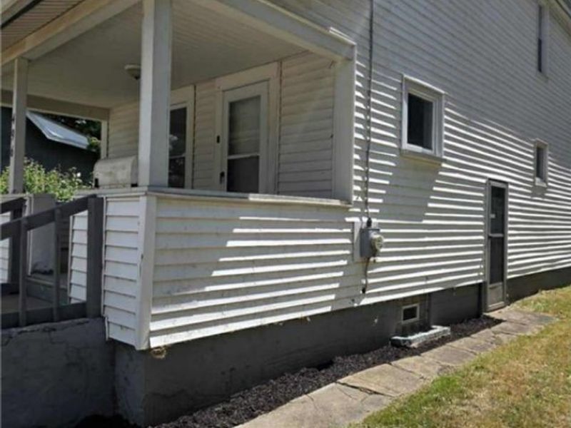 496 Rothrock Avenue, Akron, OH 44314 Photo 2