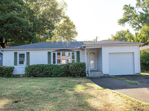 102 Warwick Road, Coffeyville, KS 67337