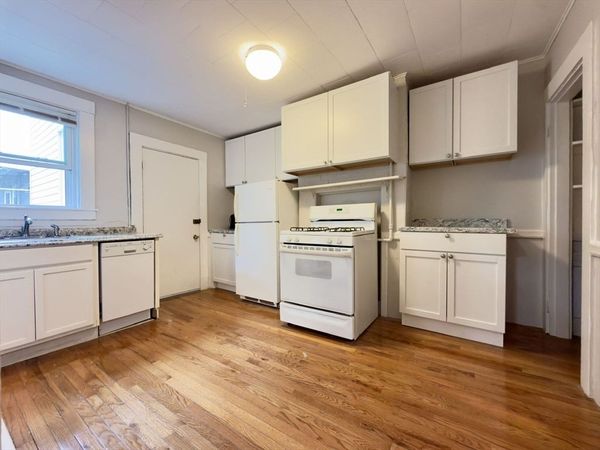 4 Sherman St, Unit AA3, Cambridge, MA 02138