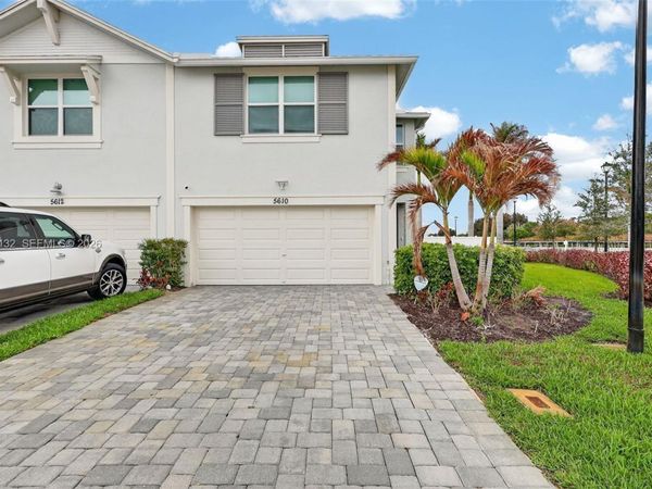 5610 SE Edgewater Cir , Stuart, FL 34997
